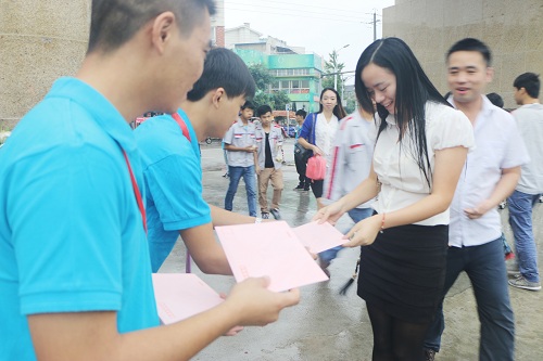 成都排名前十私立学校(为什么不建议孩子去私立学校)图2