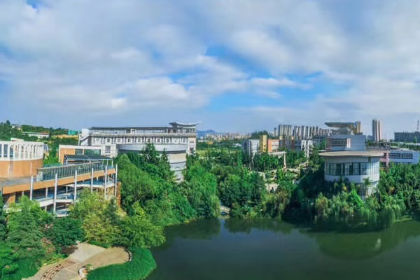 成都哪个化妆学校正规