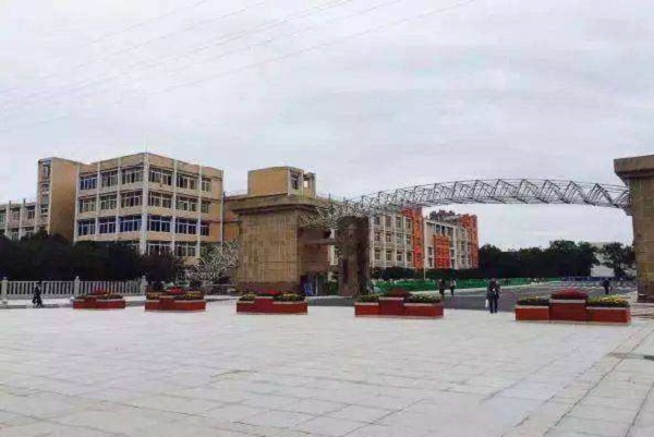 初中生学护理去哪个学校最好（青岛卫校欢迎你）图3