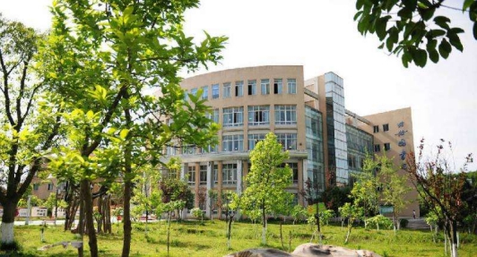 四川传媒学院学费多少（四川传媒学院学费多少呢？）