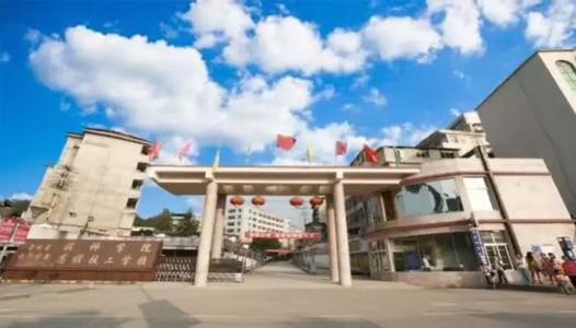 成都3 2公立学校有哪些(成都初中毕业3+2学校有哪些)