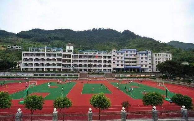 龙泉有哪些公办职业技术学校(龙泉驿区公办职业高中有几所)