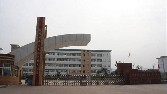 中专职高技校哪个好