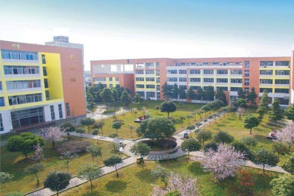 2023职校（2023职校怎么选择呢）