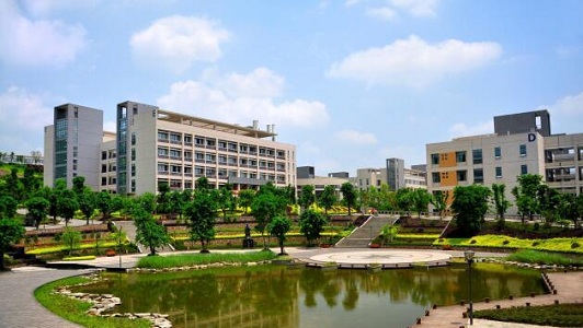 成都44中学是中专吗如何选择
