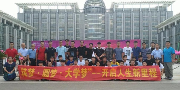 南充中专学校女孩应该如何选择学校