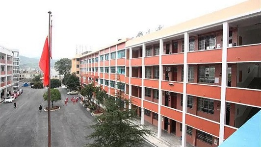 成都职高要限制户口吗(外地户口在成都上高中需要什么条件)