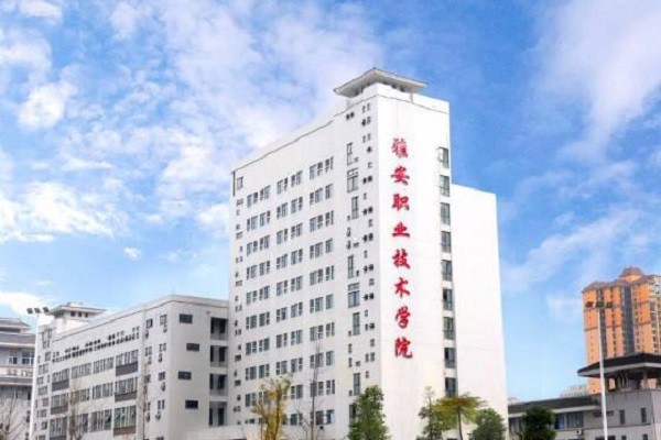 成都轻纺食品专业中专有哪些课程,成都轻纺食品专业中专就业前景如何