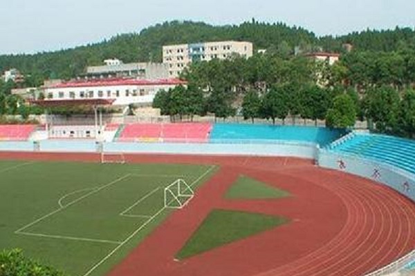 女孩子读技校学什么专业好（女孩子读技校学什么专业好呢）