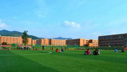 泸州中专卫校学费标准（详细介绍泸州中专卫校的学费情况）