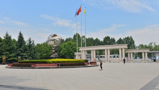 上海航空服务学校（上海航空服务学校是公办还是民办）