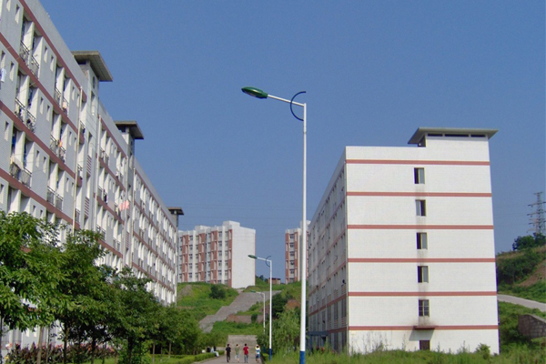 成都市上班族中专学校（为上班族推荐的中专学校）