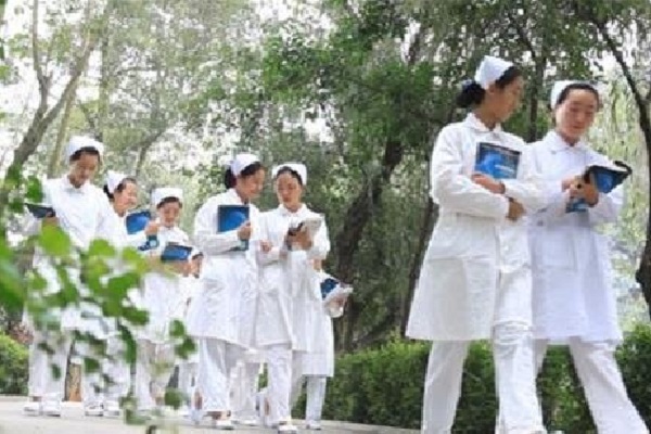 成都市文化艺术学校招生条件(成都文化艺术学校是高中还是职高)