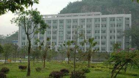 全国排名前十的大学（全国排名前十的大学是怎么样的呢？）