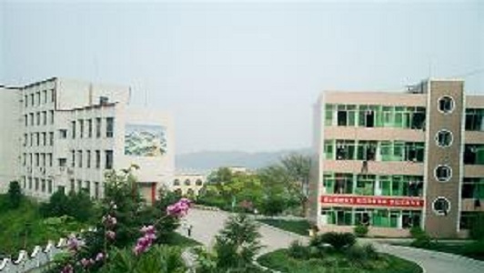 四川中专学校两人宿舍怎么样图1