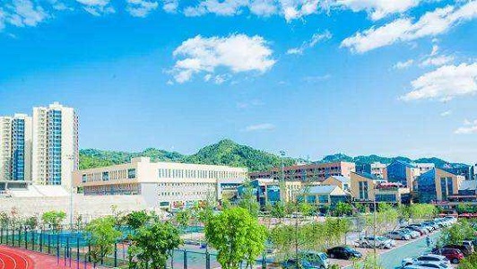成都职业学校推荐中专吗怎么选择？图1