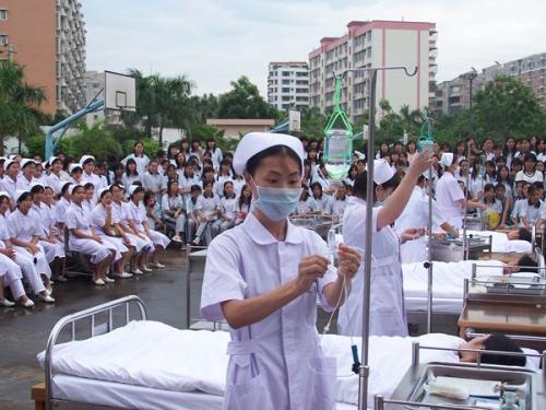 学护士上什么学校图1