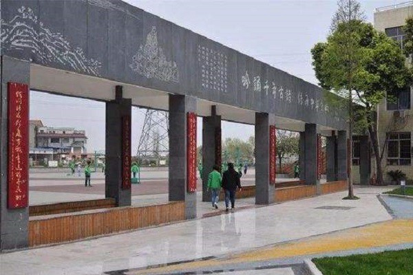 成都职高学校推荐专业有哪些(成都职业高中学校有哪些比较好)图2