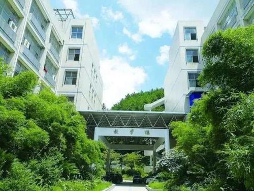 双流黄龙溪职业学校
