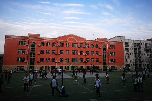 职校学费大概多少（职校学费大概多少一年）