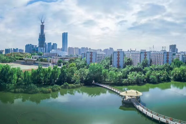 2021年四川卫校和幼师哪个好？