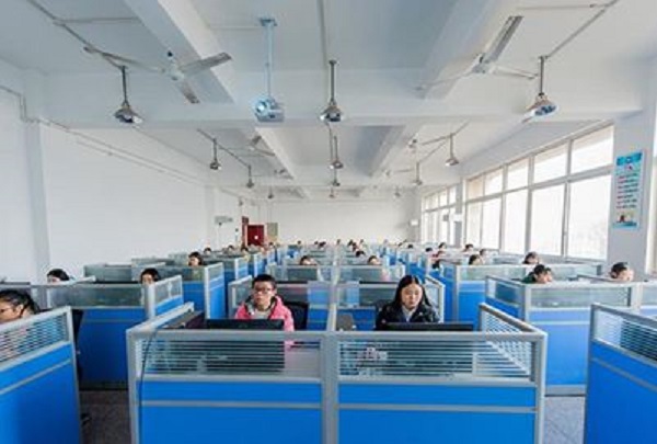 广东上中专怎么回湖南考大专（湖南可以考广东什么大专）