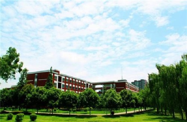 四川2021年哪个学校有护理学校