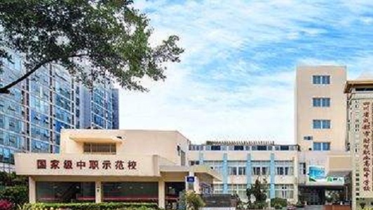 几个人间是成都五月花高级技工学校寝室 寝室环境如何