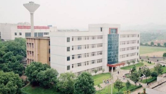 成都航空职业技术(成都航空学院学费多少)