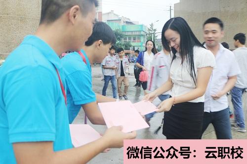 重庆市南丁卫生职业学校助产专业(重庆沙坪坝区2021年女生上卫校学什么好)