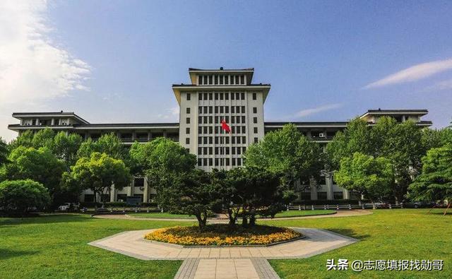 关于学计算机在哪学校上好的信息