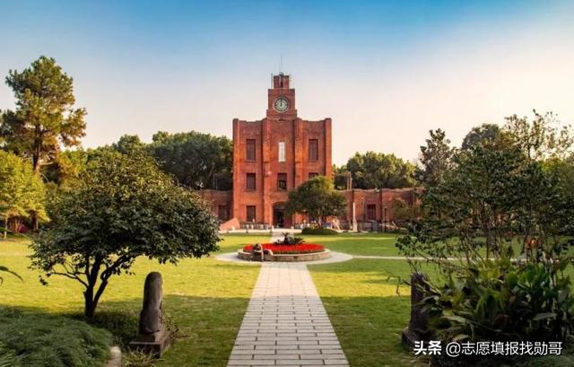 关于学计算机在哪学校上好的信息