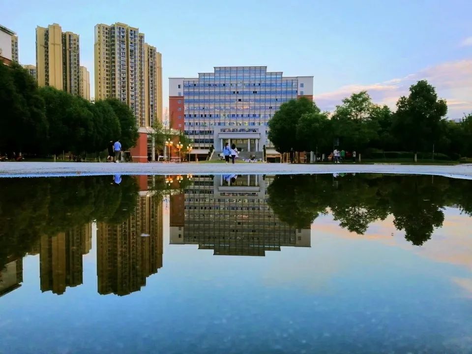 成都航空职业技术学校龙泉校区(长沙航空职业技术学院)
