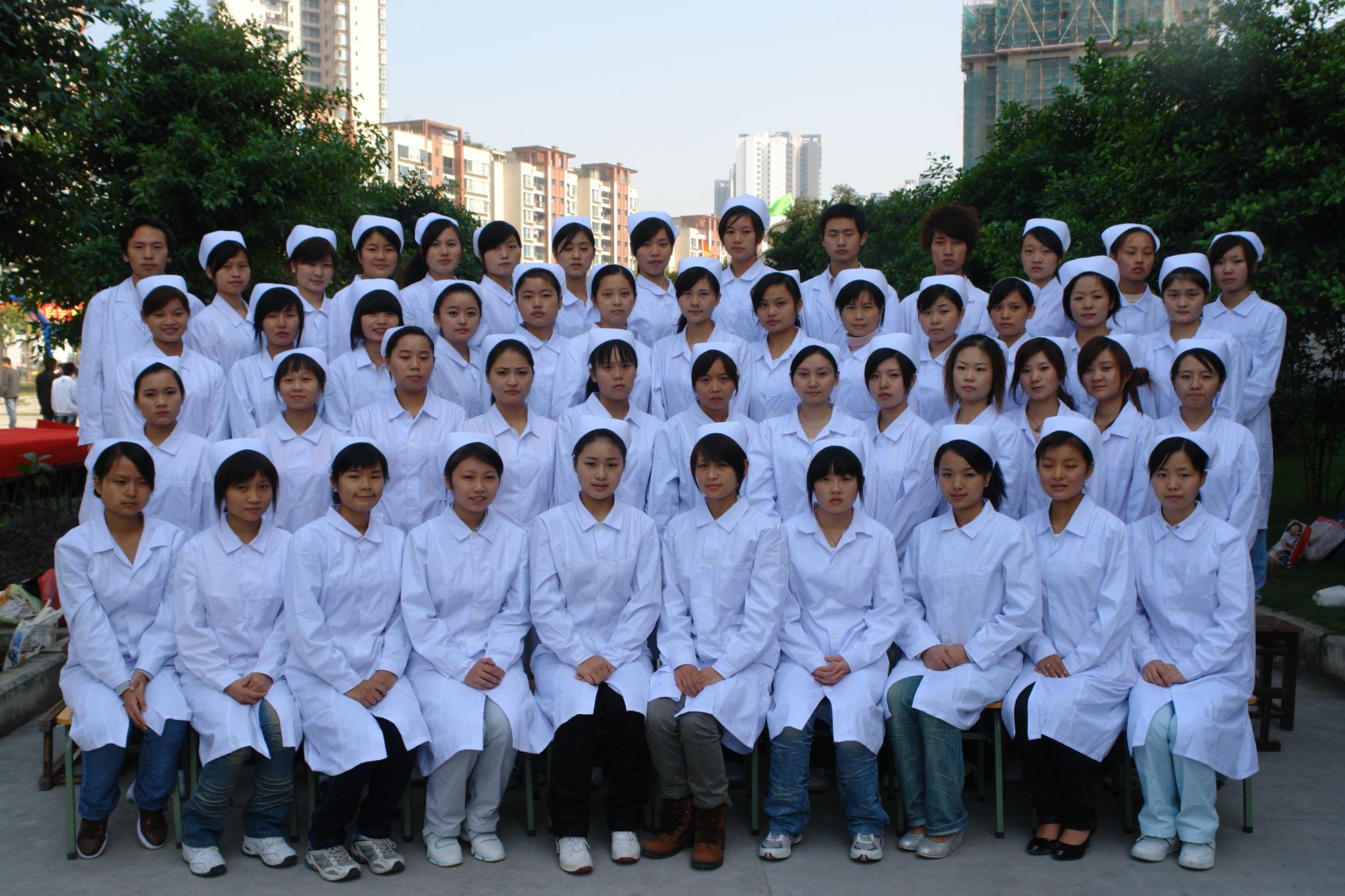 成都大专护士学校学费是多少(成都卫校学费一般多少)