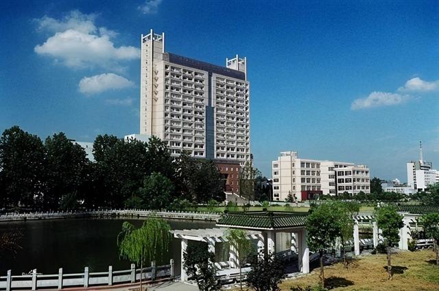 包含成人职业技术学校的词条图1