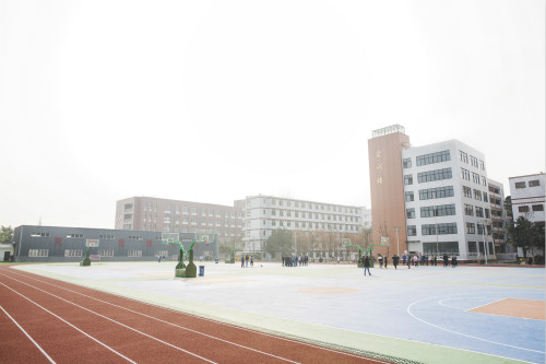 初中毕业3十2公立学校的简单介绍