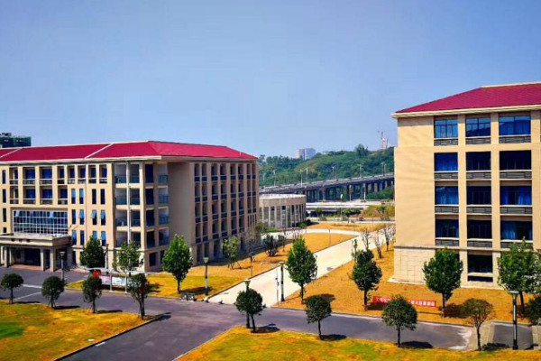 四川泸州职业技术学校官网(内江师范学院)