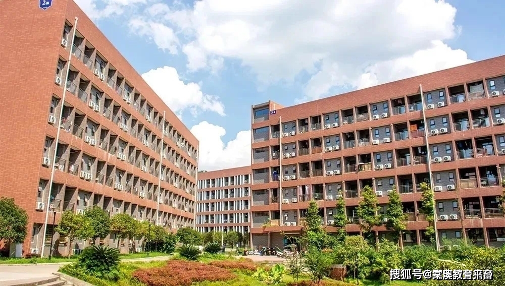 成都市建筑中专学校(成都建院是什么学校)