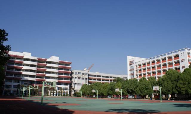 昆明初中封闭学校哪里最好(昆明初中全封闭式学校)