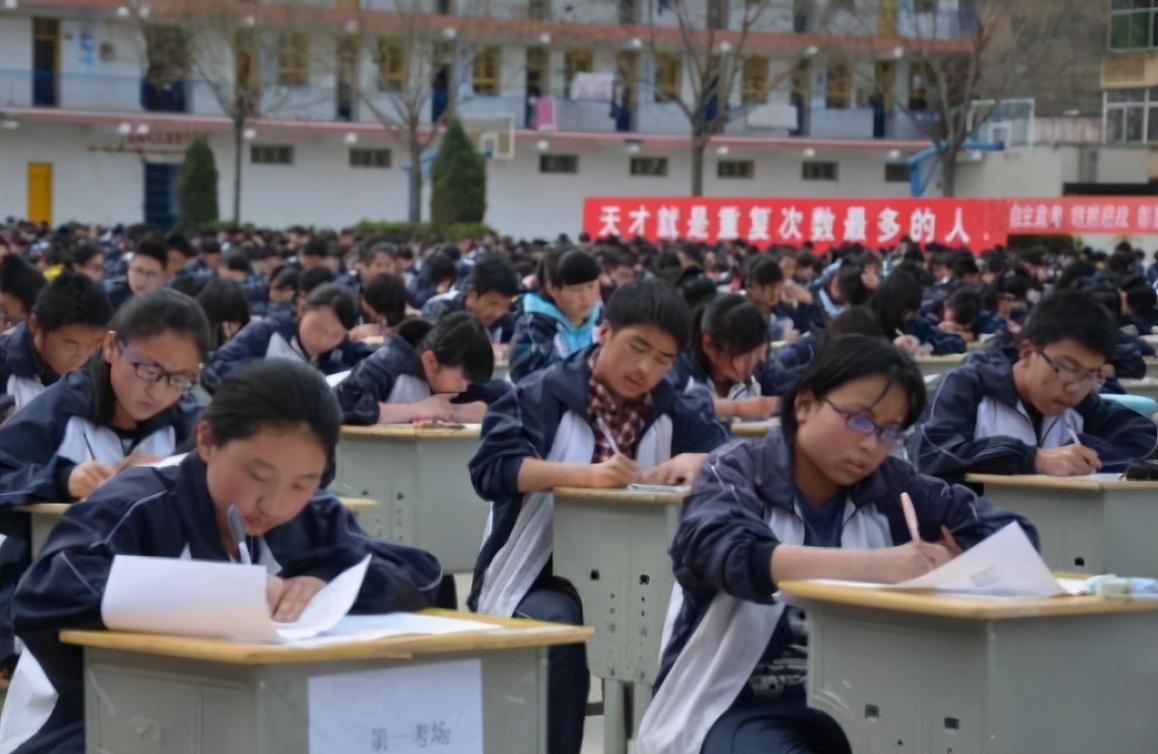 中学生不上高中可以读什么学校(男生没考上高中读什么好)