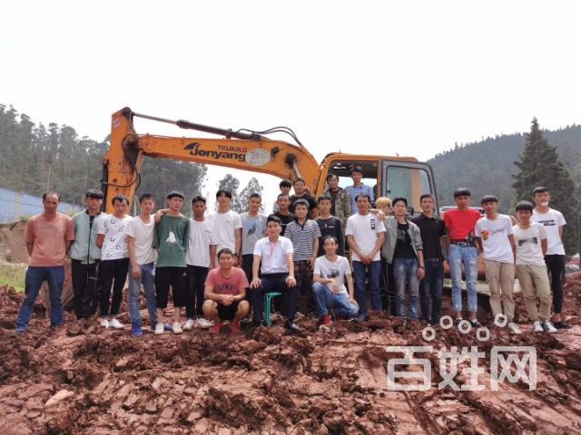 挖掘机培训学校多久能学会(什么人不适合学挖机)