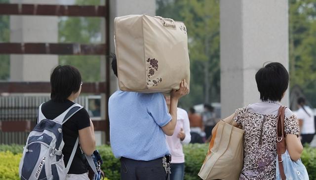 成年学校的学费是多少的简单介绍