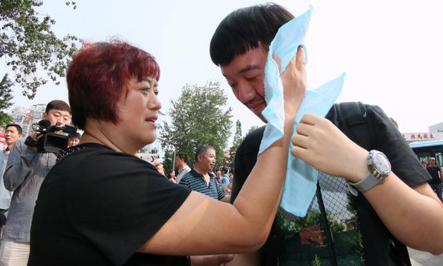 成年学校的学费是多少的简单介绍