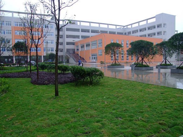 成都职业学校在哪里的简单介绍