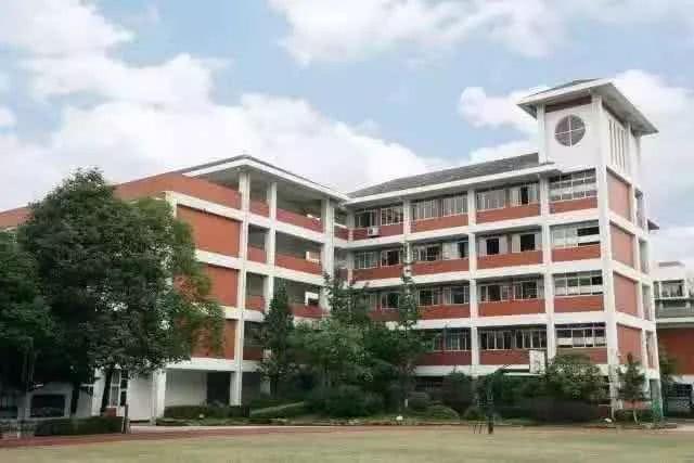 成都万汇学校学费多少钱的简单介绍