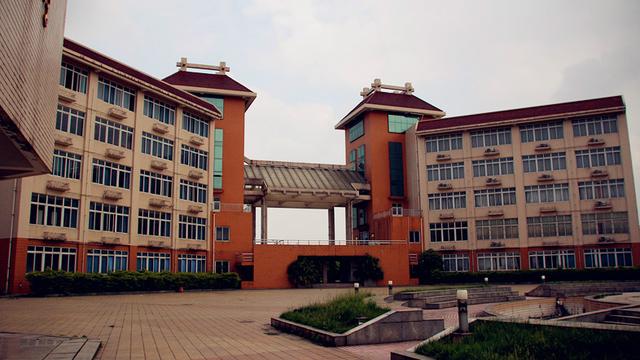 成都中医药大学附院针灸学校(四川省针灸学校)