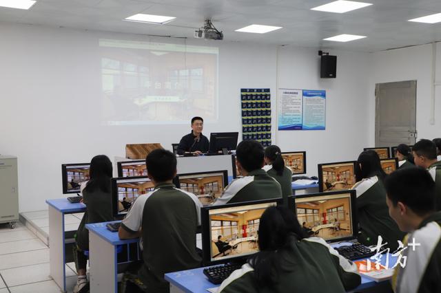 东莞市商业学校学费(东莞市商业学校有什么专业)