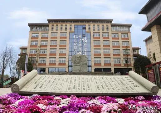 眉山映天学校学费多少(眉山映天学校官网)
