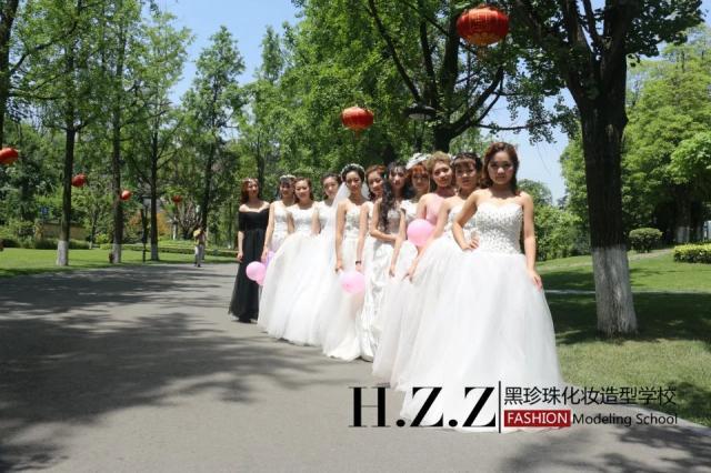 成都黑珍珠化妆培训学校(成都毛戈平化妆学校官网)