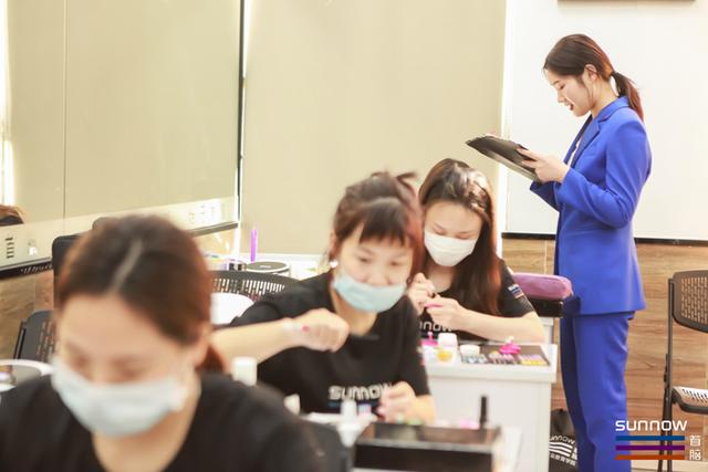 美容美甲美容培训学校(美容美甲学校学)